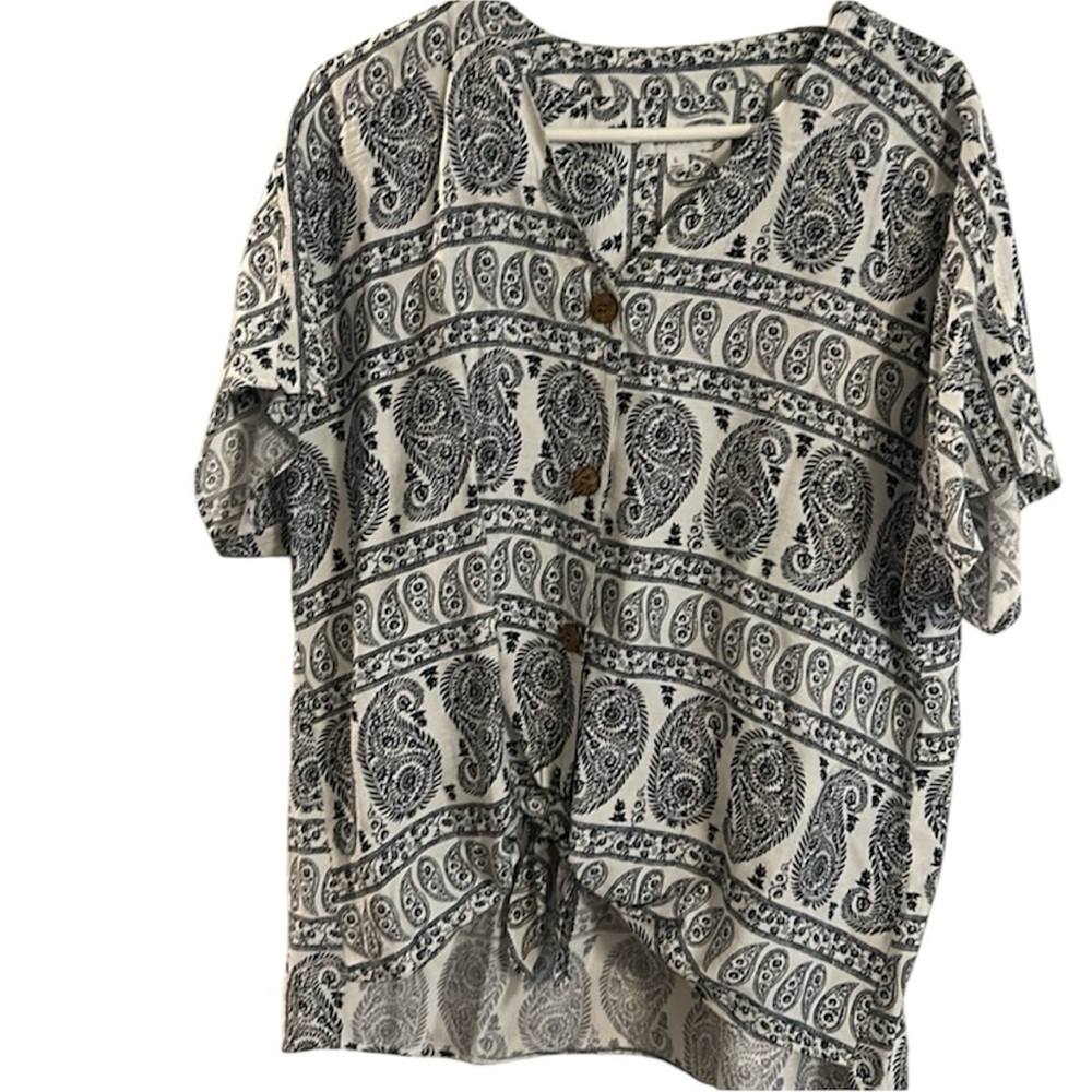 Westbound, Navy and white top size L with Paisley design high low shirt